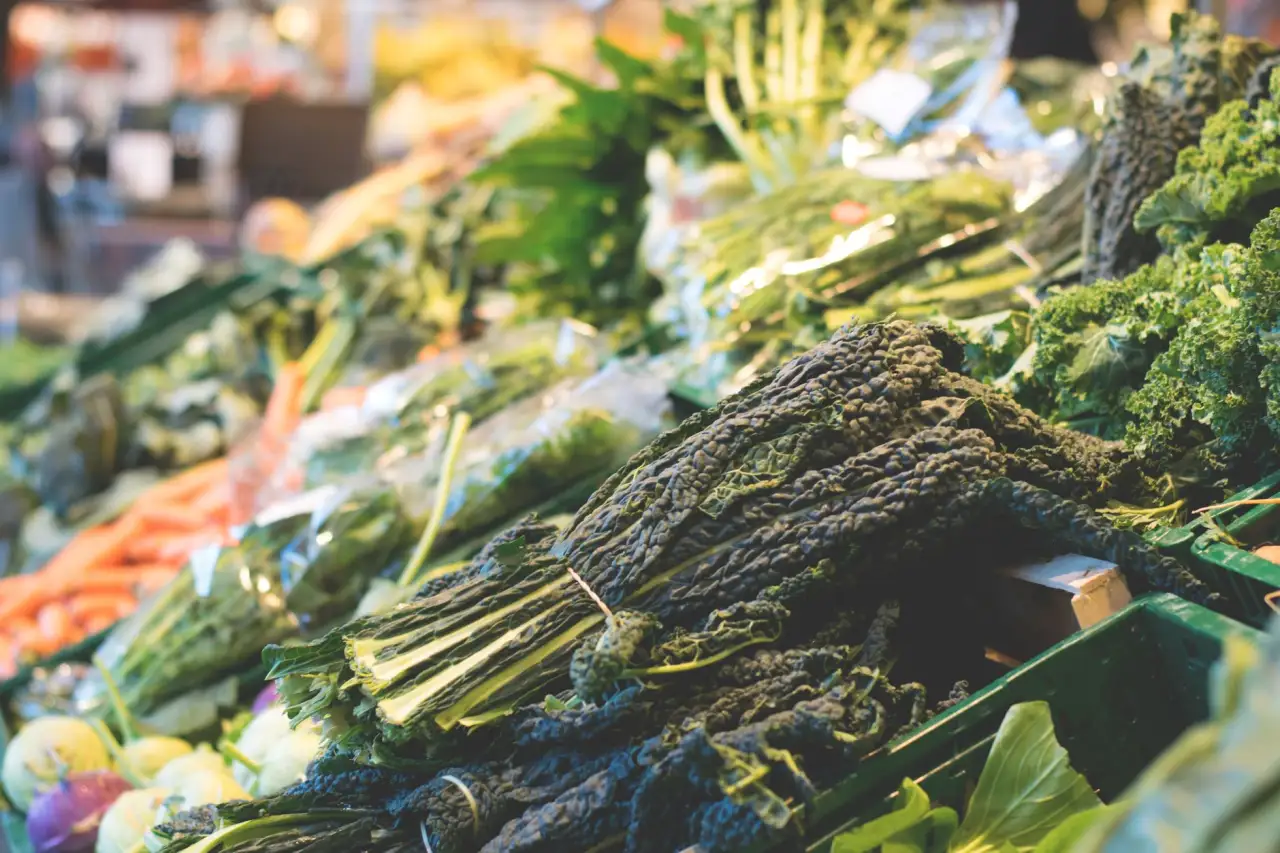 企业宣传片拍摄如何影响品牌传播？重庆影视公司的行业观察